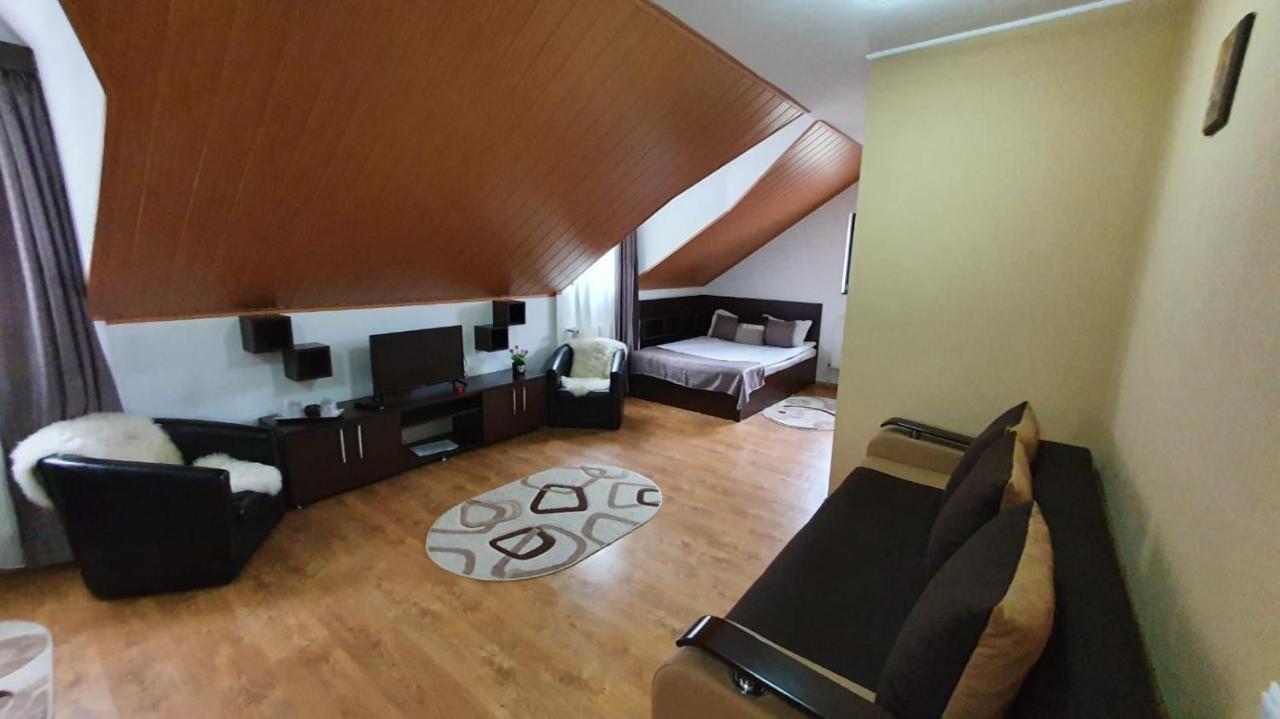 Hotel Casa Teleferic Buşteni Exterior foto